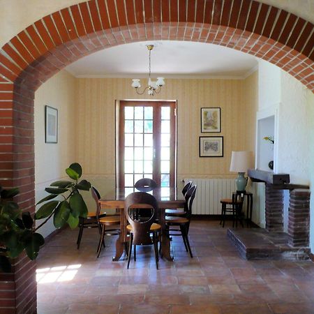 Les Convertigues Montjoire Esterno foto