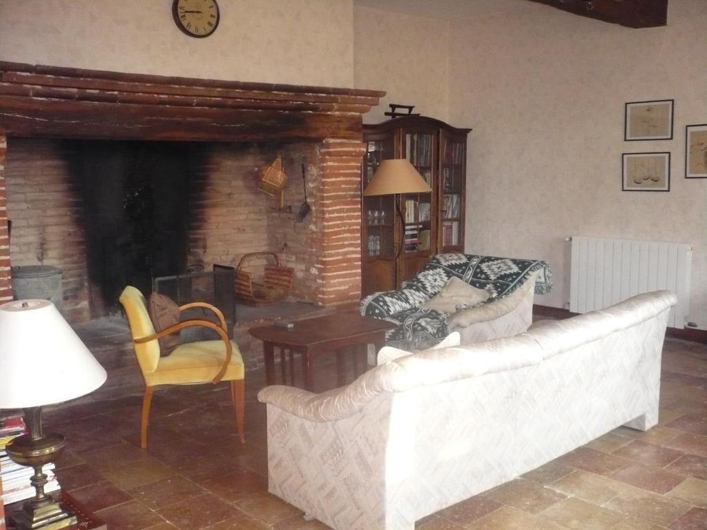 Les Convertigues Montjoire Esterno foto